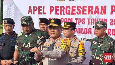 kapolda-metro-jaya-irjen-karyoto-memimpin-apel-pergeseran-pasukan-yang-digelar-di-silang-monas-1_169